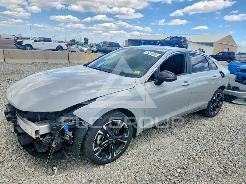 2023 KIA K5 photo