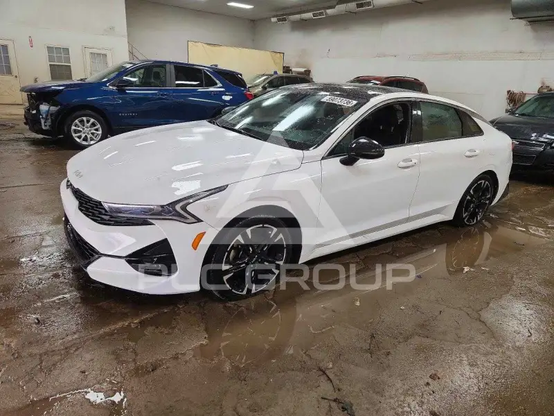 2023 KIA K5 photo