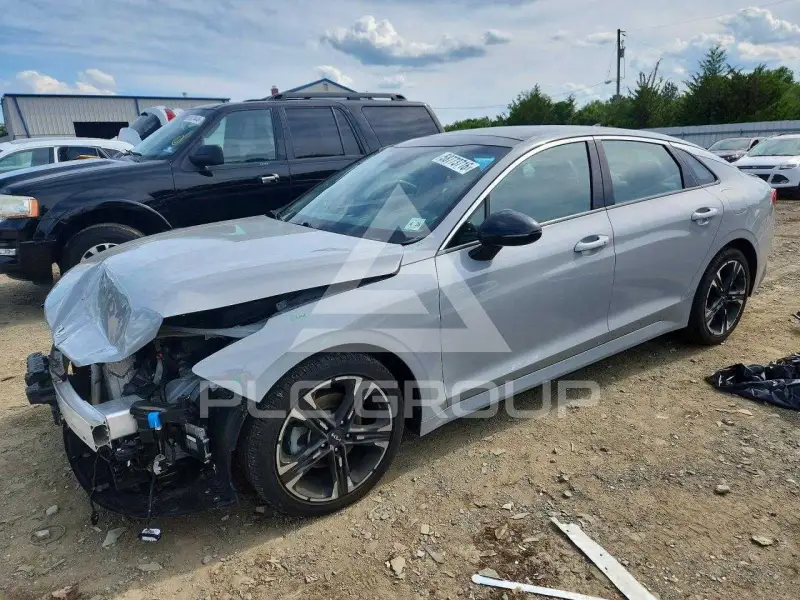 2023 KIA K5 фото