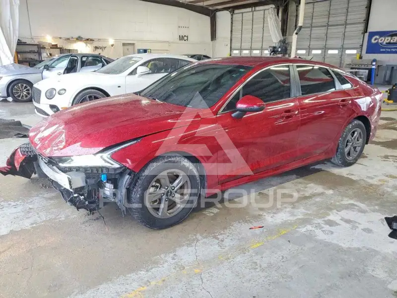 2023 KIA K5 фото