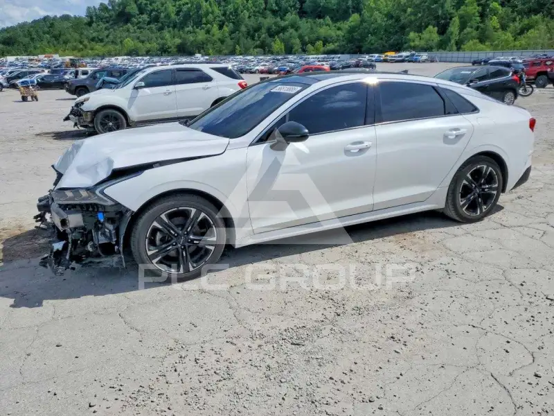 2023 KIA K5 фото