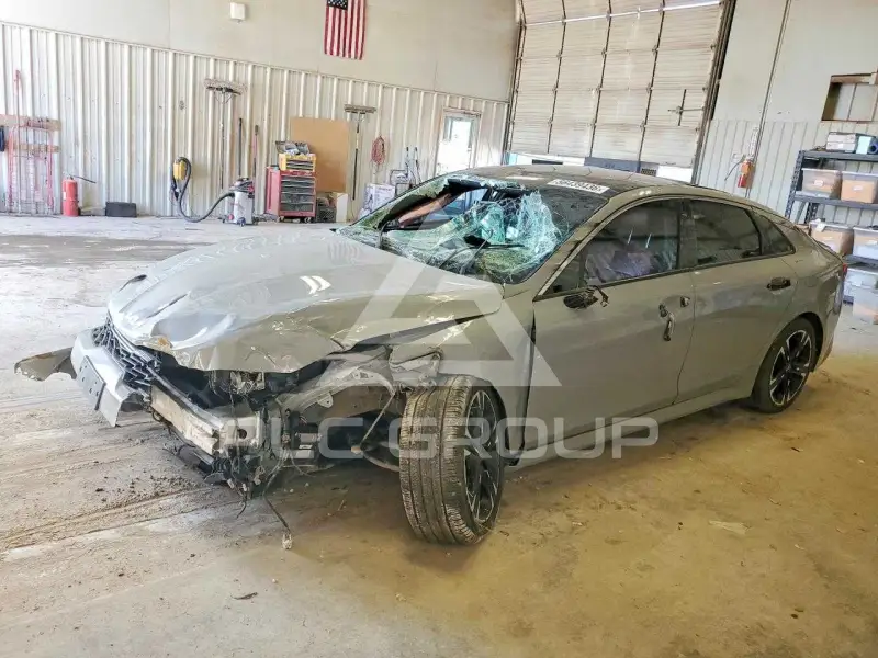 2023 KIA K5 фото