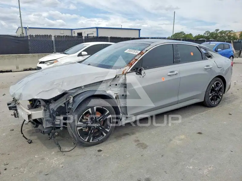 2023 KIA K5 фото
