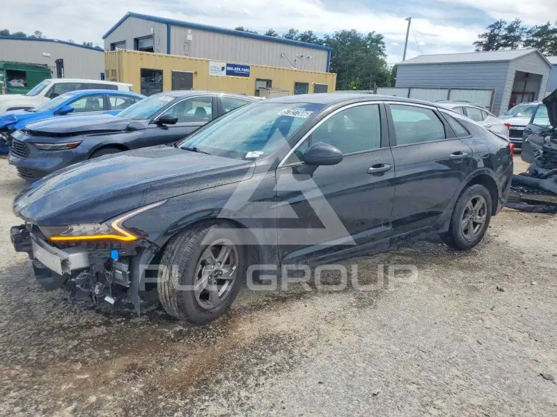 2023 KIA K5 photo