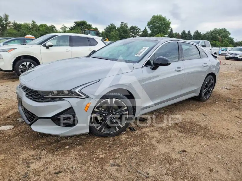 2023 KIA K5 photo