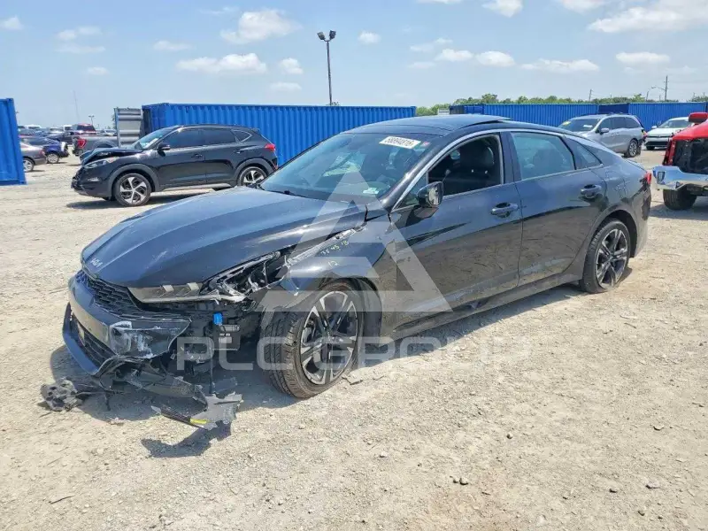 2023 KIA K5 photo