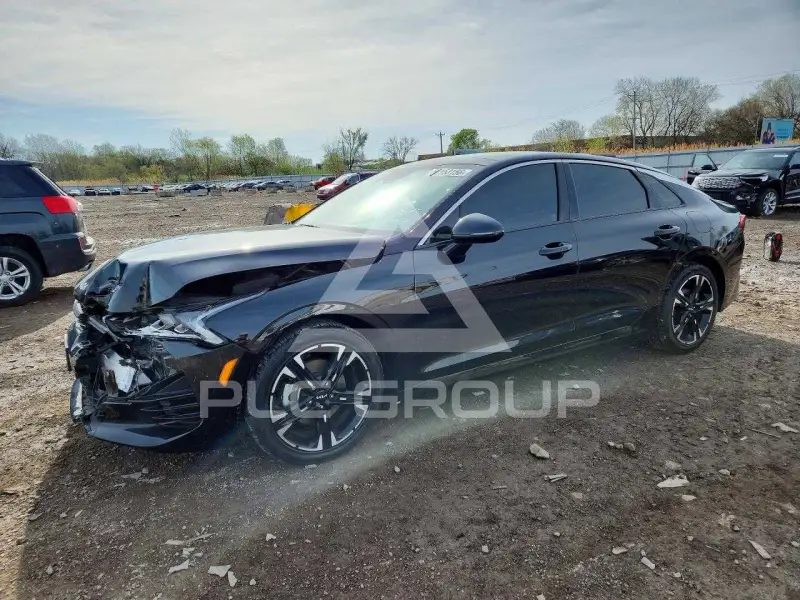 2023 KIA K5 photo