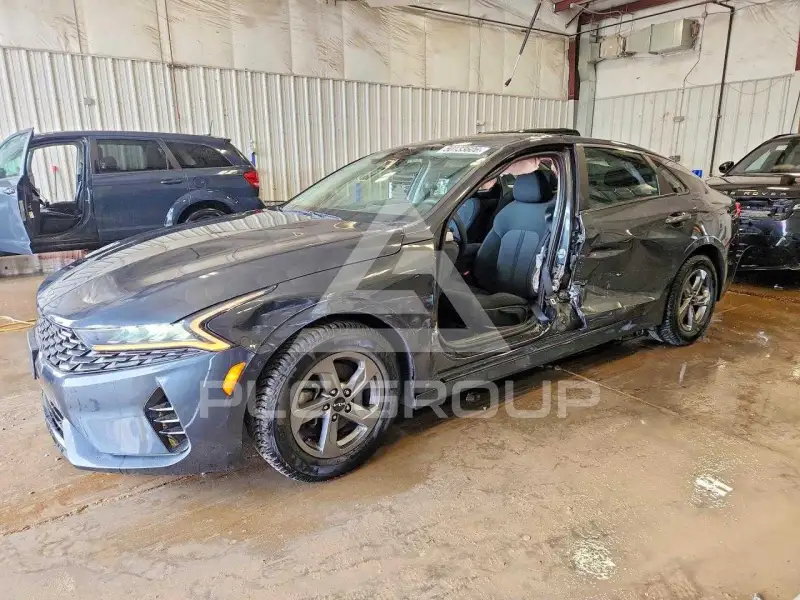 2023 KIA K5 фото