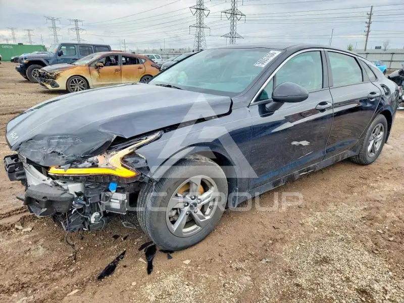 2023 KIA K5 photo