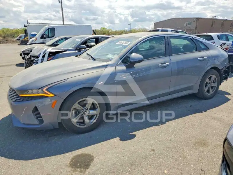 2023 KIA K5 photo