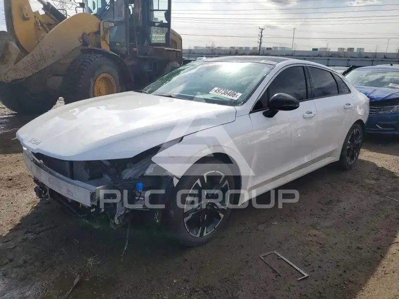 2023 KIA K5 photo