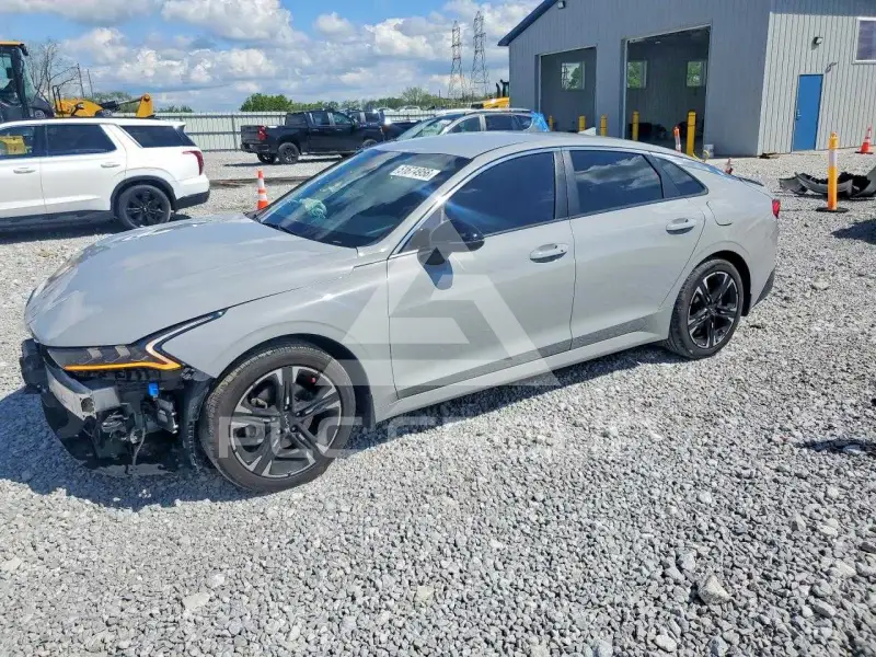 2023 KIA K5 фото
