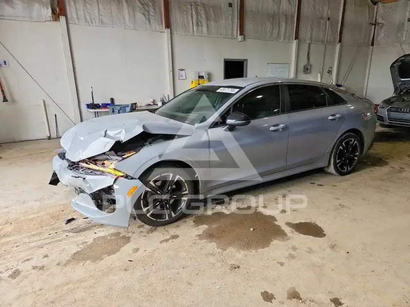 2023 KIA K5 фото