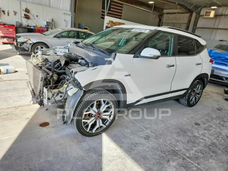 2023 KIA Seltos фото