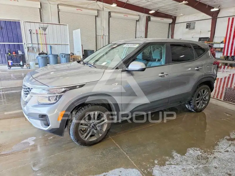 2023 KIA Seltos фото