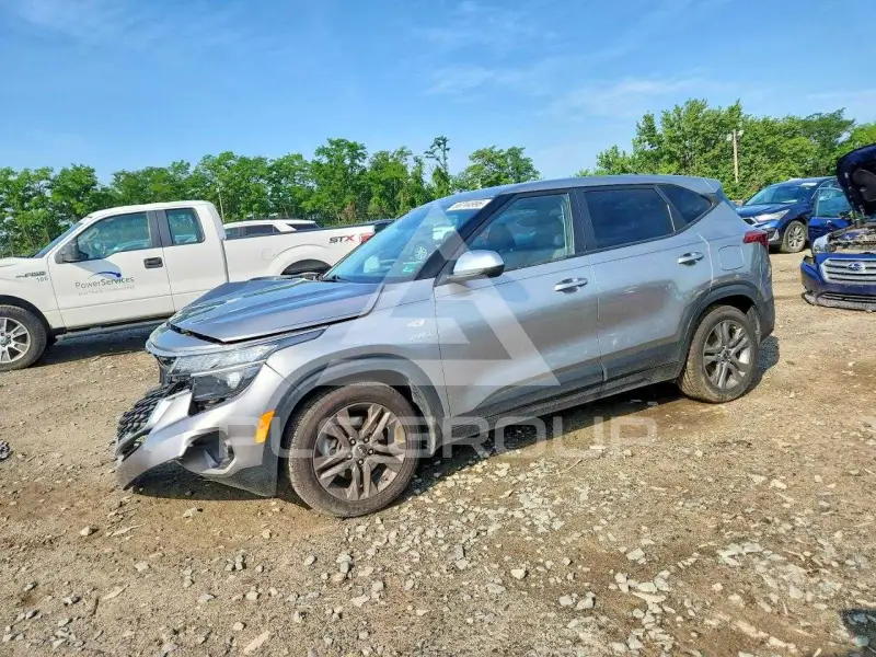 2023 KIA Seltos фото