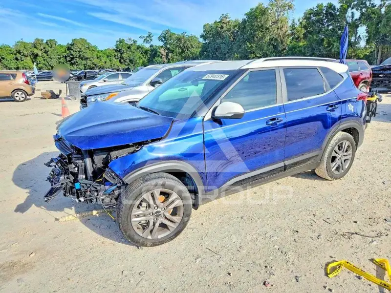 2023 KIA Seltos фото