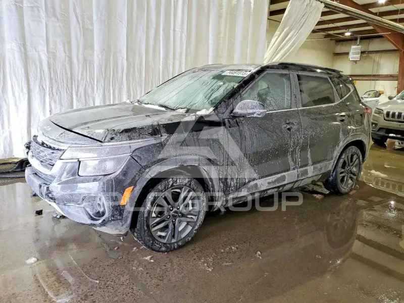 2023 KIA Seltos фото