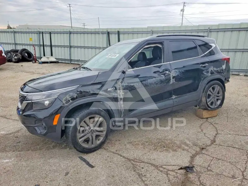 2023 KIA Seltos фото