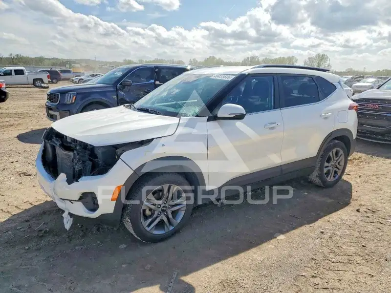 2023 KIA Seltos фото