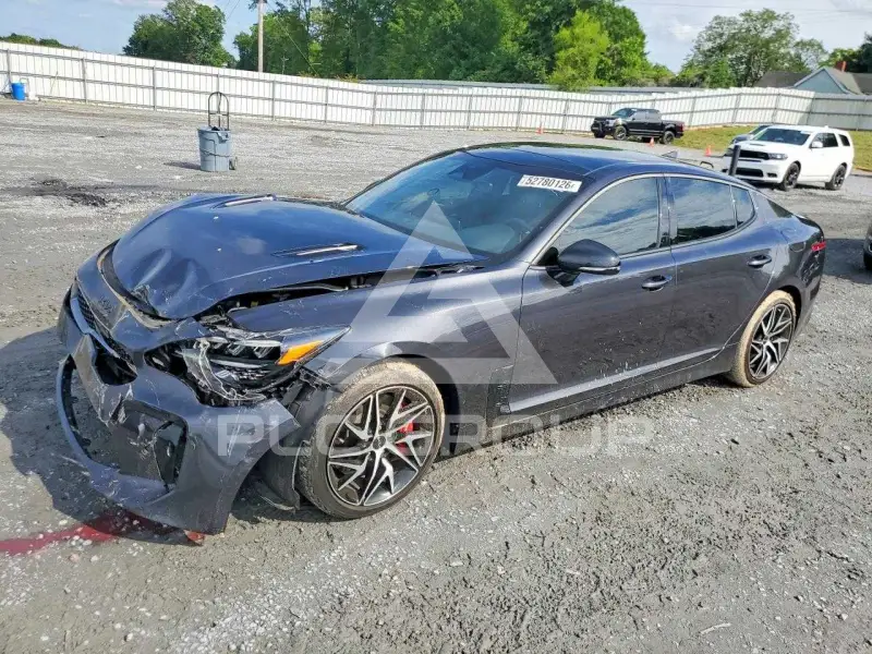 2023 KIA Stinger photo