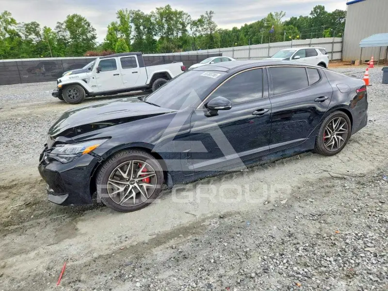 2023 KIA Stinger photo