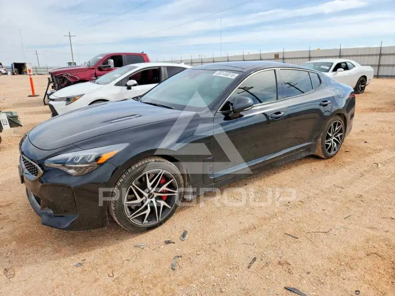 2023 KIA Stinger photo