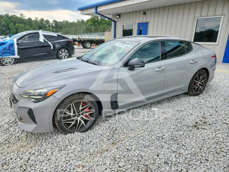 2023 KIA Stinger фото