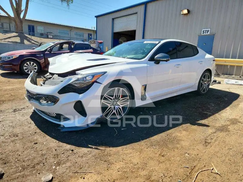 2023 KIA Stinger фото