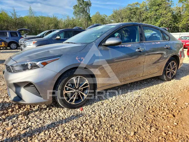 2023 KIA Forte фото