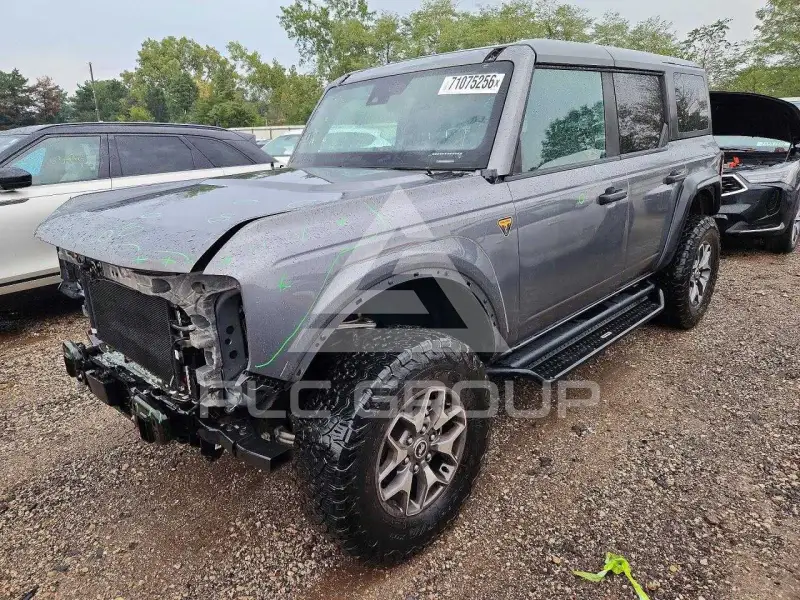 2023 Ford BRONCO фото