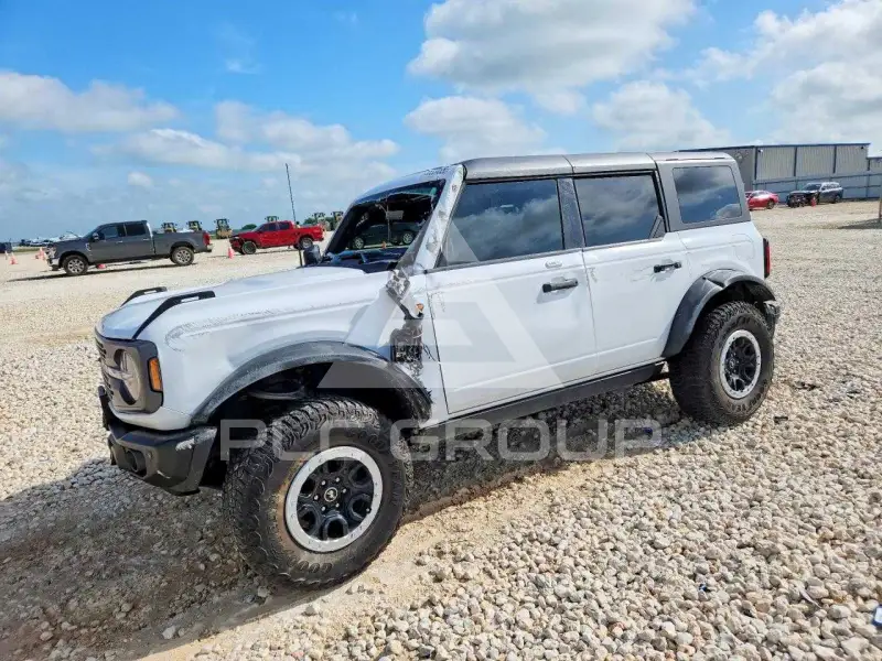 2023 Ford BRONCO photo