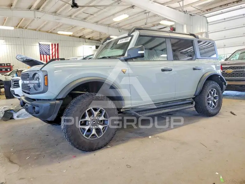 2023 Ford BRONCO фото