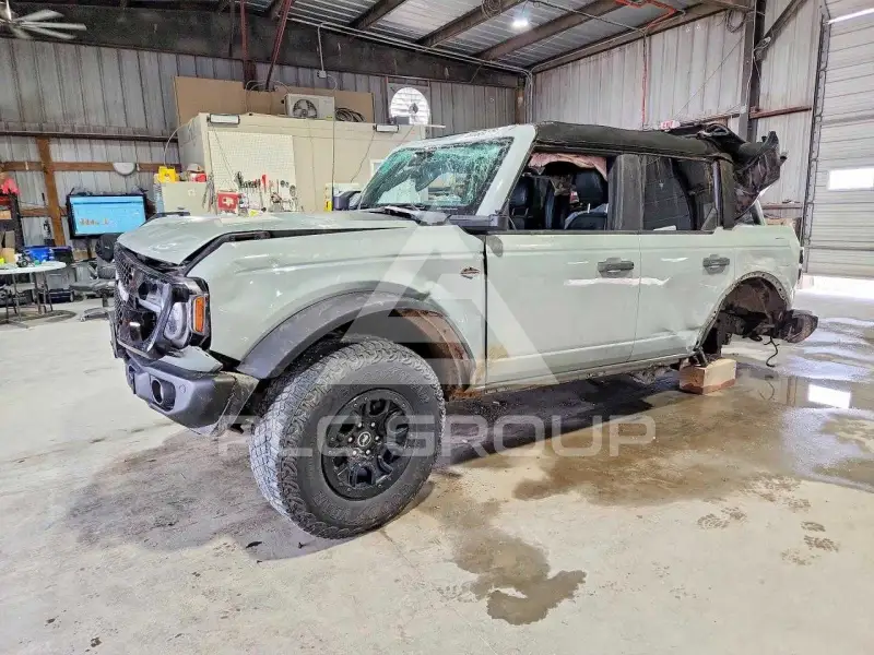 2023 Ford BRONCO photo