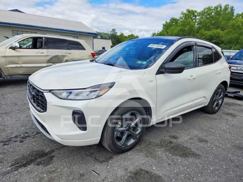 2023 Ford ESCAPE photo