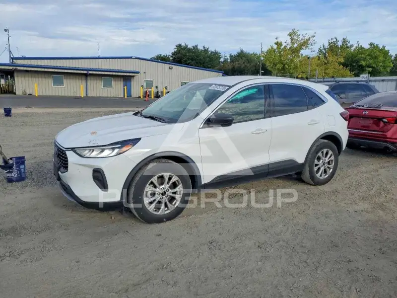 2023 Ford ESCAPE photo