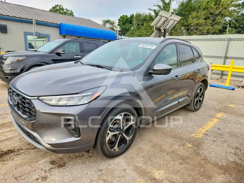 2023 Ford ESCAPE photo