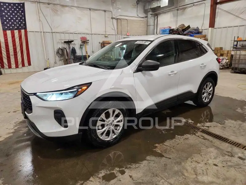 2023 Ford ESCAPE photo