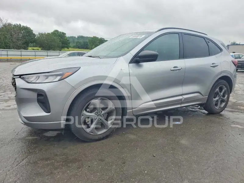 2023 Ford ESCAPE photo