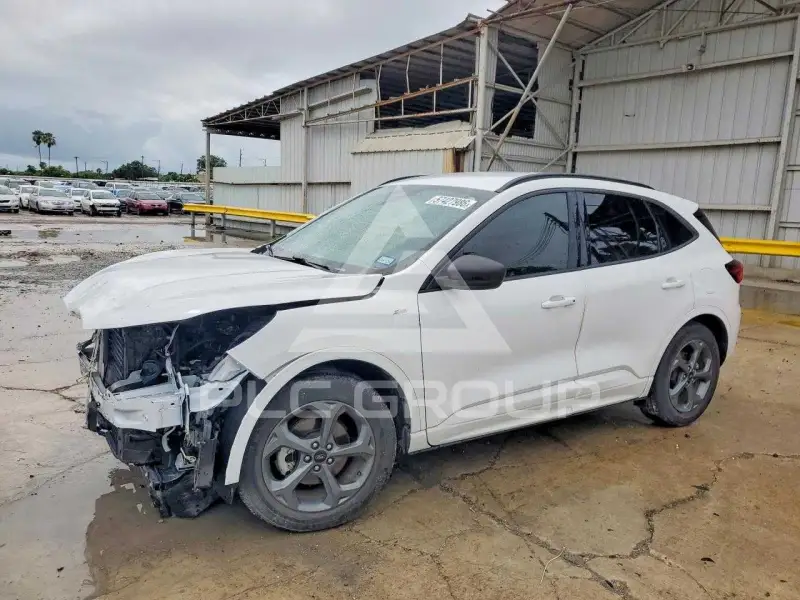 2023 Ford ESCAPE photo