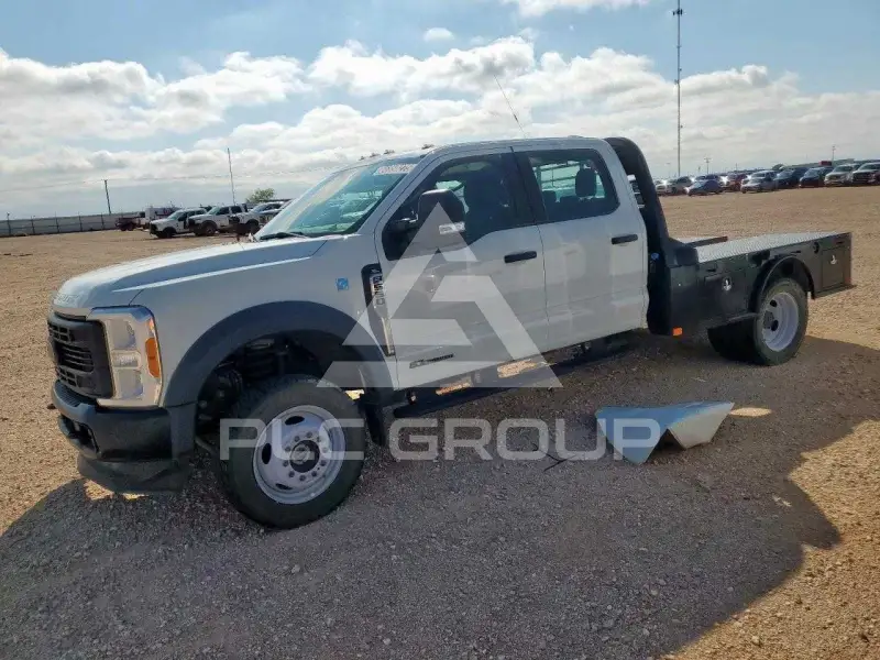 2023 Ford F-550 фото