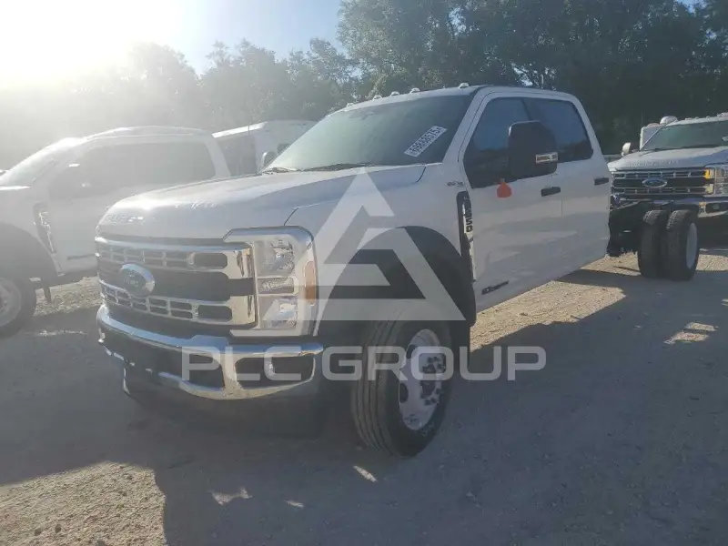 2023 Ford F-550 фото