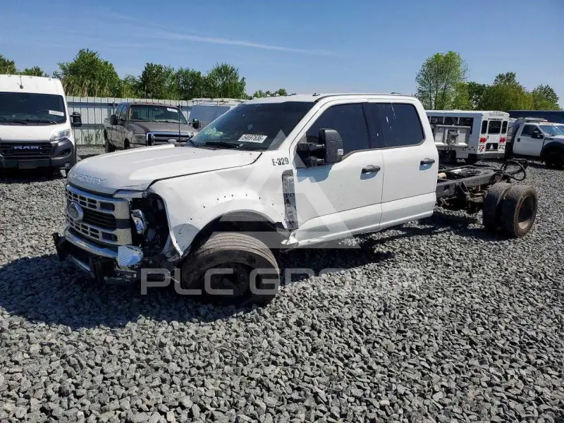 2023 Ford F-550 фото