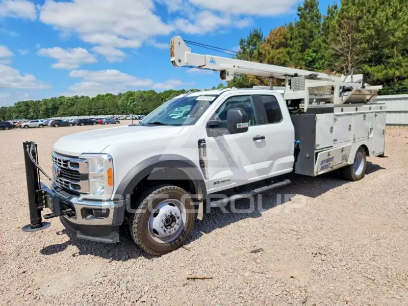 2023 Ford F-550 фото