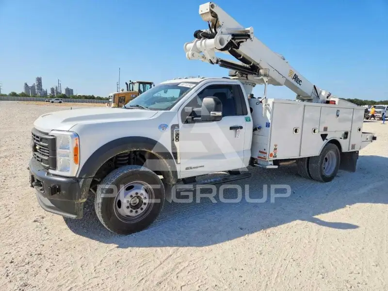 2023 Ford F-600 фото