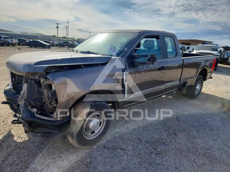 2023 Ford F-350 фото