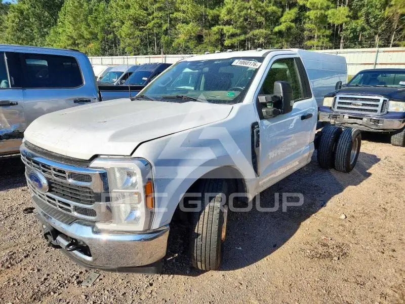 2023 Ford F-350 фото