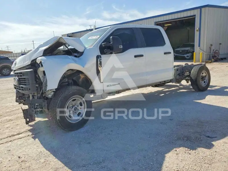 2023 Ford F-350 photo