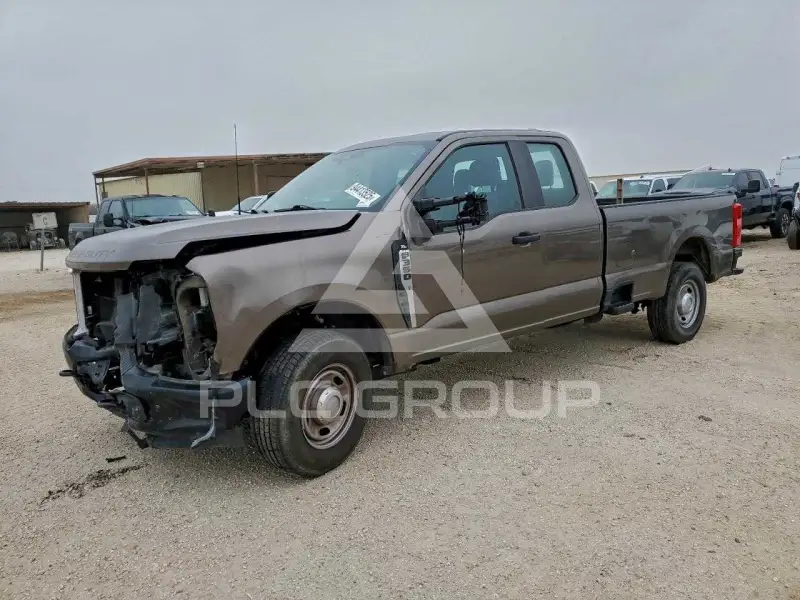 2023 Ford F-350 фото