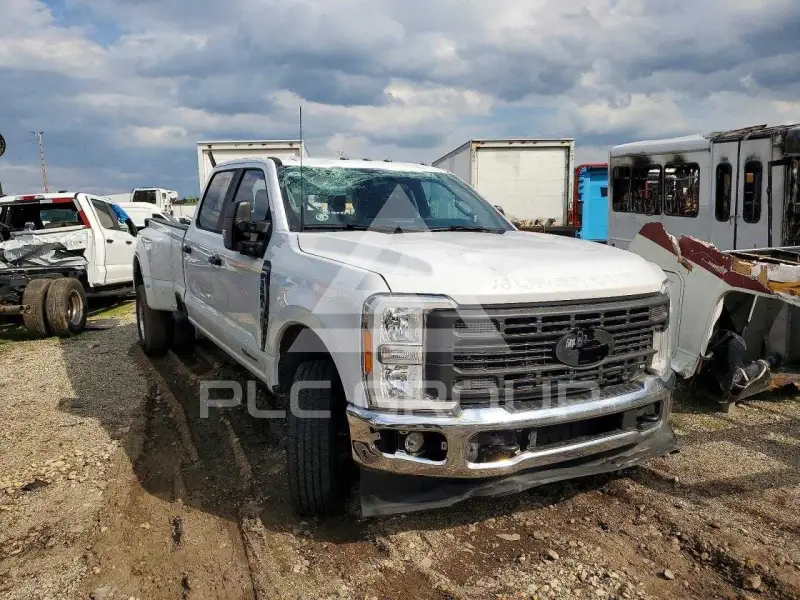 2023 Ford F-350 фото